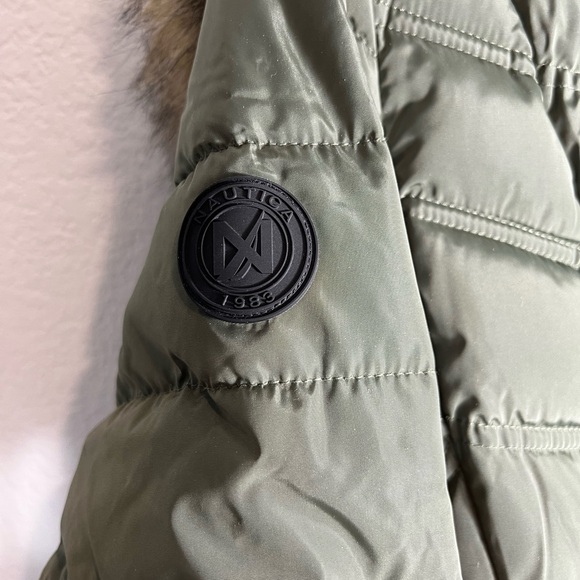 NWOT Nautica Ladies' green Puffer Jacket Water Resistant with Faux Fur Hood - Picture 7 of 8